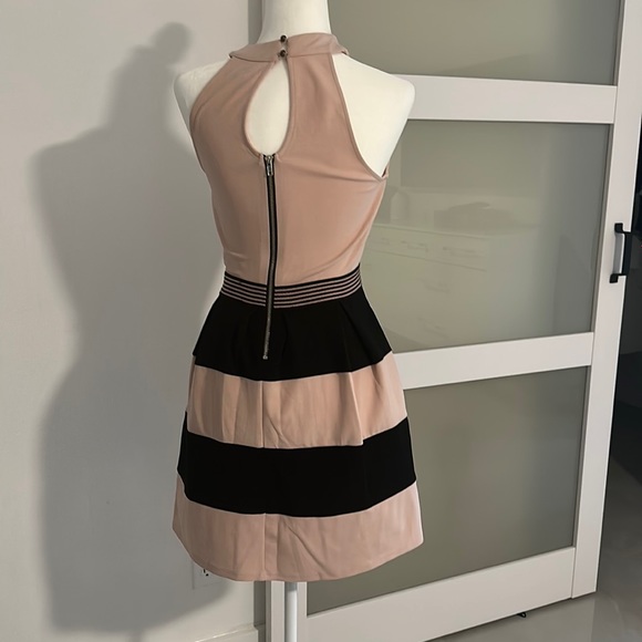 SPECHLESS DRESS - Picture 3 of 4